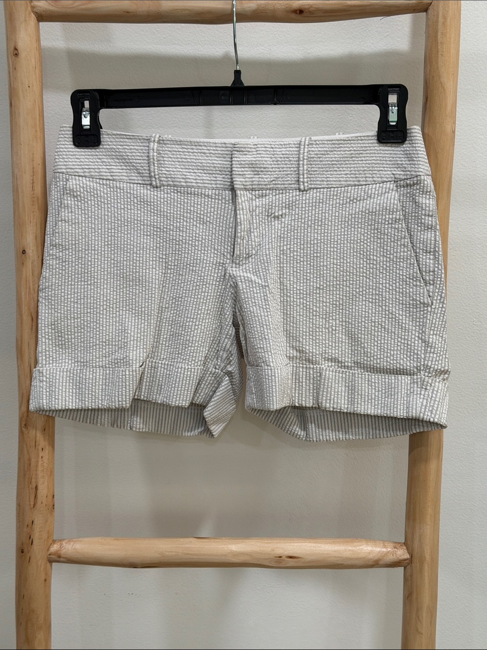 Womens white/Tan Seersucker Cuffed Shorts